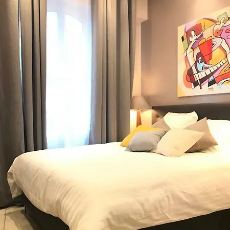 Numa Blanc 300 M Palais Des Festivals Daire