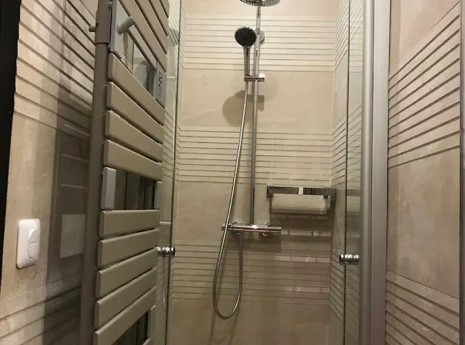 Numa Blanc 300 M Palais Des Festivals *